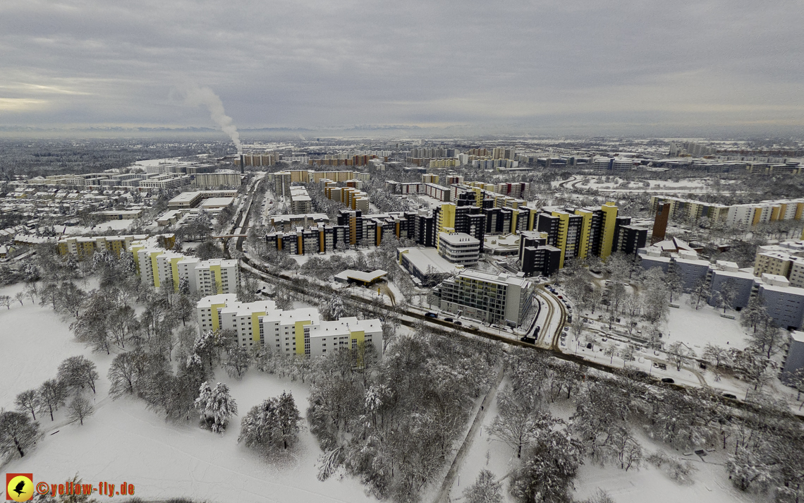 04.12.2021 - Karl-Marx-Ring und Marx-Zentrum in Neuperlach